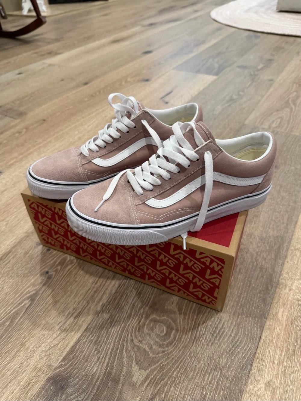 Vans Old Skool Sneakers in Dusty Pink with White Stripe